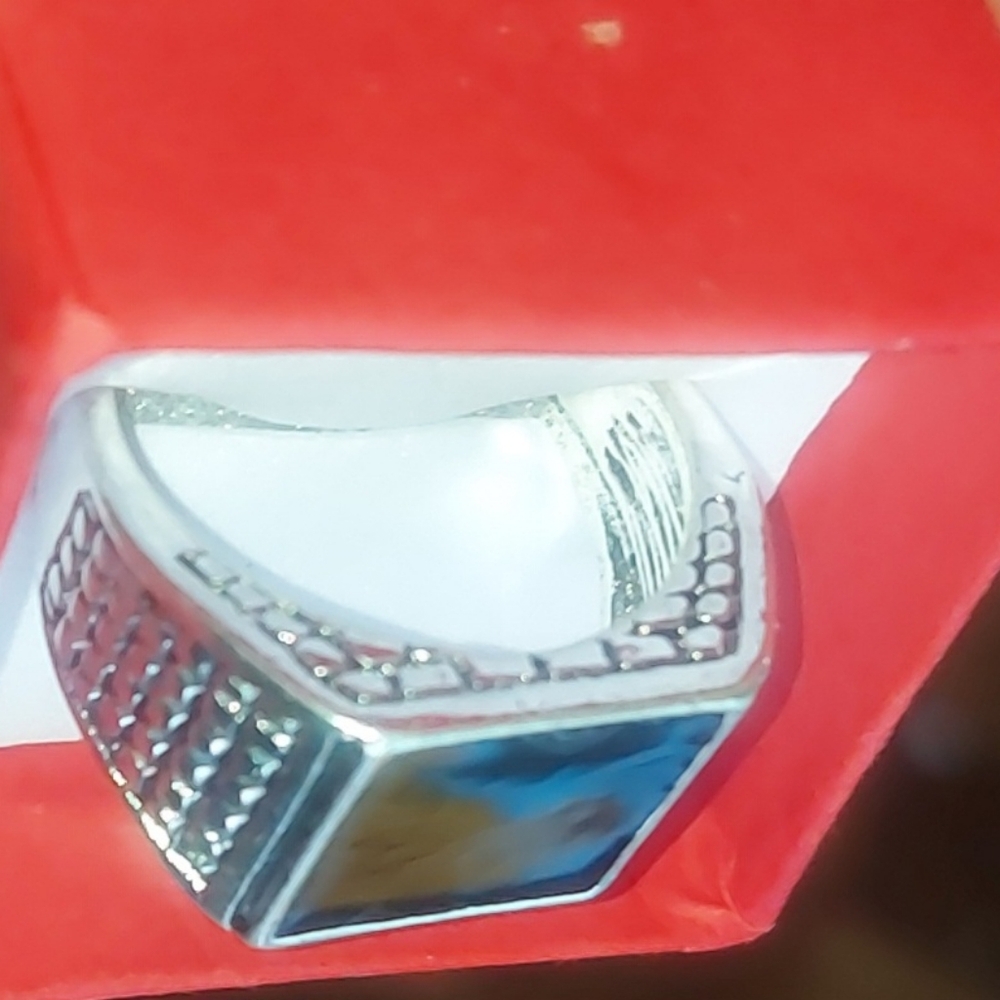 Silver and Black Square Ring - Picture 4 of 9